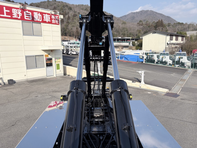 三菱ふそう スーパーグレート 大型 コンテナ専用車 2PG-FV80VY(104736) 20枚目