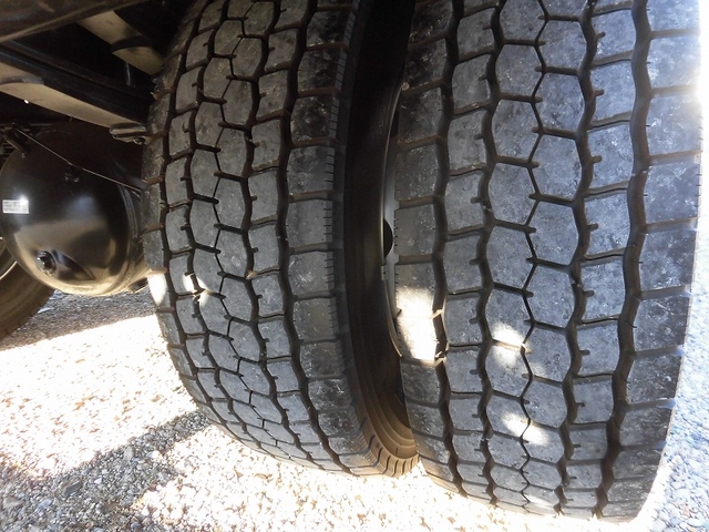 三菱ふそう ファイター 増トン 平ボディ（クレーン付） 2KG-FK62FZ(62535) 33枚目