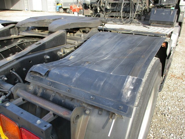 UDトラックス（日産） クオン 大型 トラクタ QPG-GK5XAB(9275) 31枚目