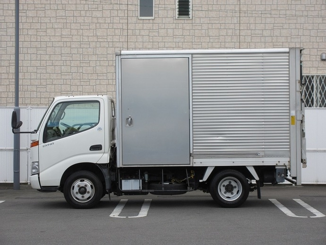 トヨタ ダイナ 小型 バン KK-XZU306(3541) 6枚目