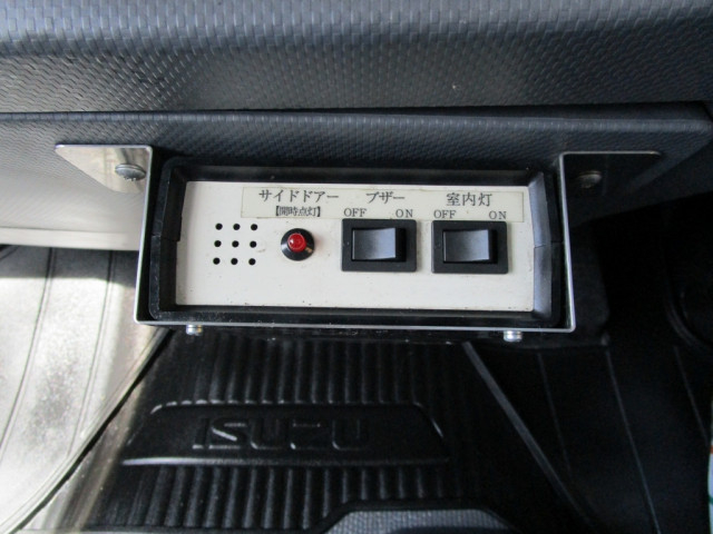 いすゞ エルフ 小型 バン TRG-NJR85AN(109067) 41枚目