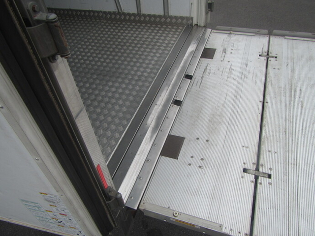 Nissan UD kazet Small Freezer box_body TPG-FEB8Y(38686) 10枚目
