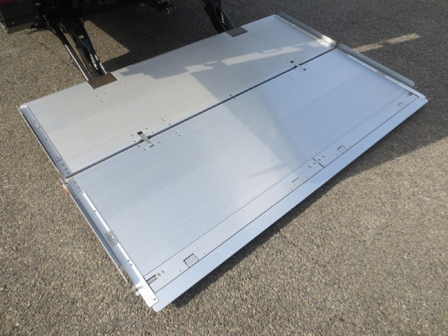 三菱ふそう ファイター 中型 冷蔵冷凍バン 2KG-FK65F(111661) 12枚目
