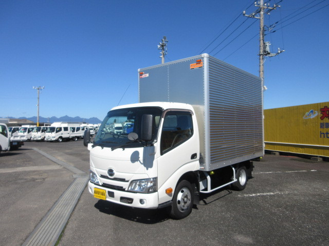 日野 デュトロ 小型 バン 2RG-XZC605M(113822) 1枚目