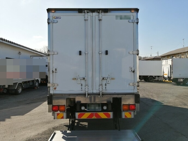 UDトラックス（日産） コンドル 中型 冷蔵冷凍バン SKG-MK38L(5583) 9枚目