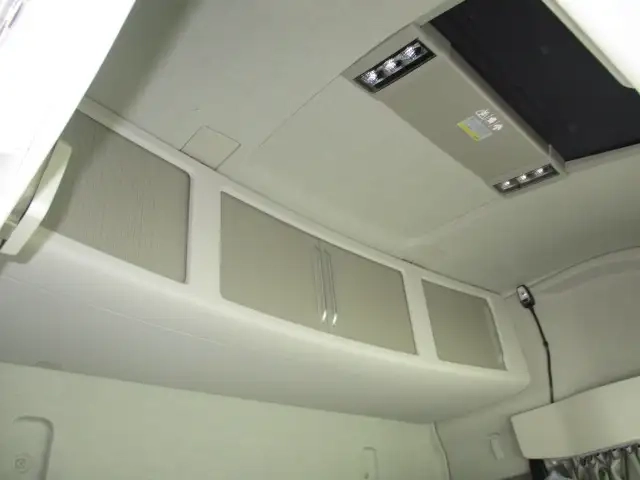 ボルボ 大型 トラクタ 2PG-4S2TDA1(106693) 32枚目