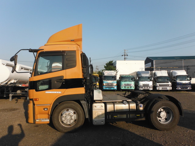 Nissan UD big_thumb Large Tractor ADG-GK4XAB(1221) 2枚目