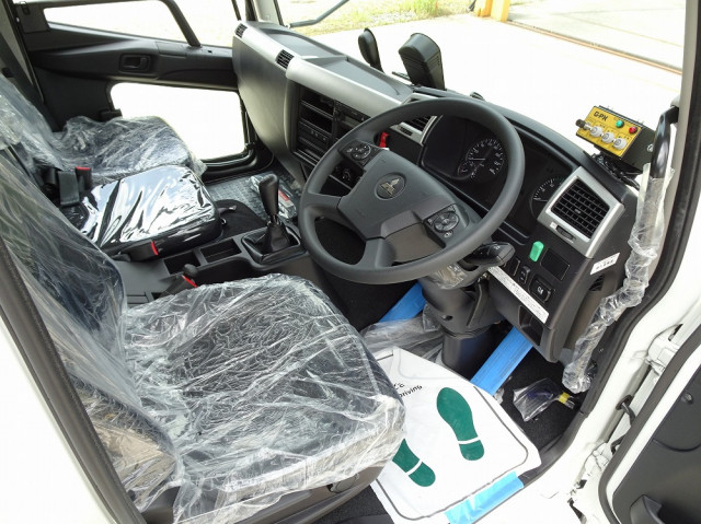 三菱ふそう ファイター 中型 塵芥車（プレス式） 2KG-FK62F(113000) 4枚目