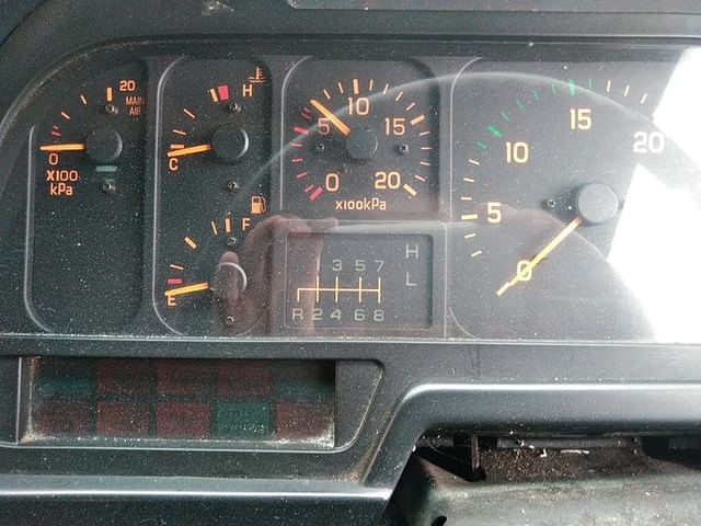 いすゞ ギガ 大型 トラクタ KL-EXZ52J3(3212) 14枚目
