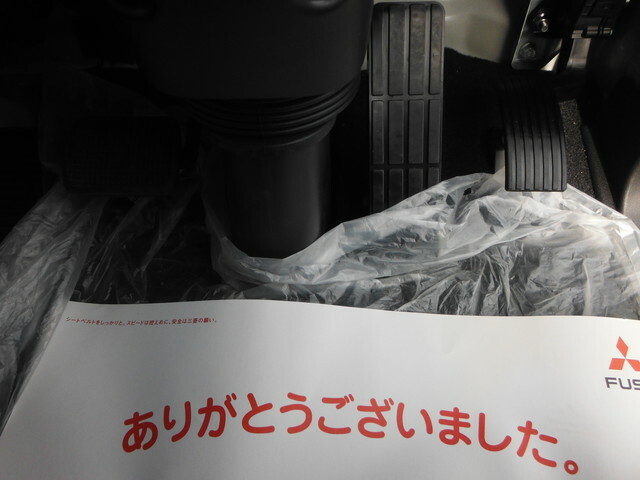 三菱ふそう ファイター 増トン 平ボディ（クレーン付） 2KG-FK62FZ(34894) 17枚目