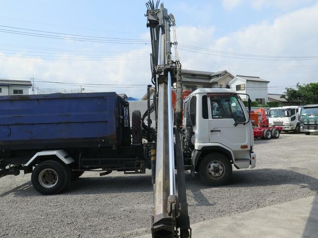 UDトラックス（日産） コンドル 中型 コンテナ専用車 PB-MK36A(11002) 13枚目