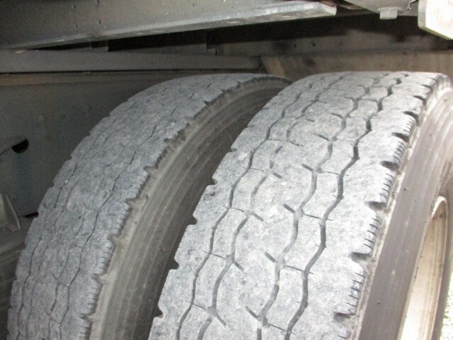 UDトラックス（日産） クオン 大型 ウィング PKG-CD4ZA(8857) 12枚目