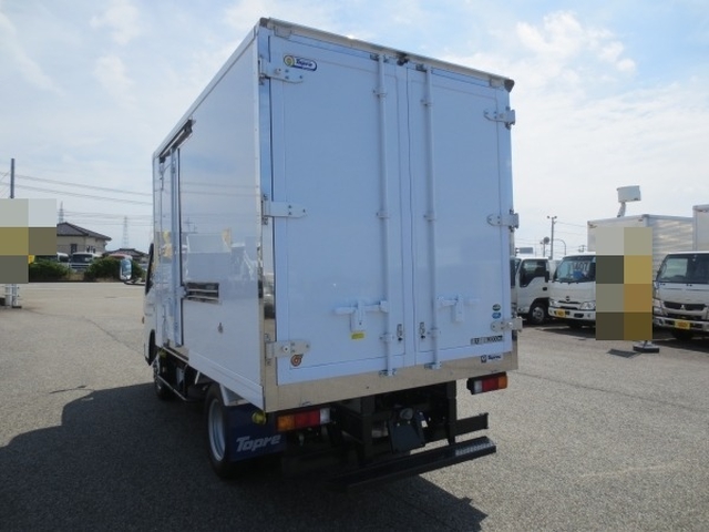 三菱ふそう キャンター 小型 冷蔵冷凍バン 2PG-FBAV0(11693) 5枚目
