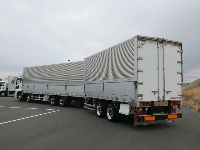 UDトラックス（日産） クオン 大型 ウィング LKG-CG5ZA(27446) 4枚目