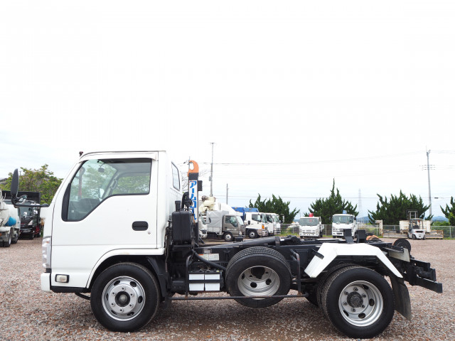 いすゞ エルフ 小型 コンテナ専用車 PDG-NKR85YN(110501) 2枚目