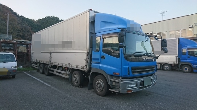 いすゞ ギガ 大型 ウィング KL-CYJ51W3(2312) 3枚目