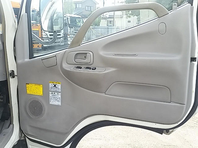 日野 デュトロ 中型 冷蔵冷凍バン BDG-XZU414M(8225) 28枚目