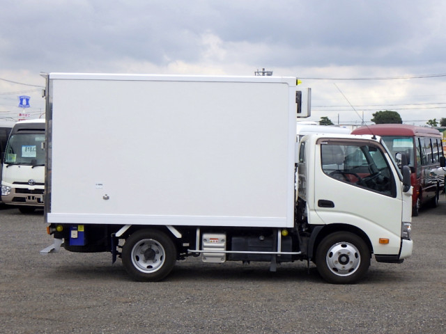 日野 デュトロ 小型 冷蔵冷凍バン 2RG-XZC605M(111427) 5枚目