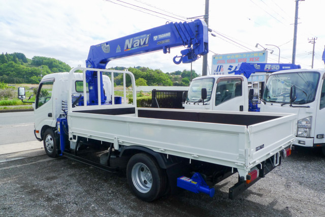 トヨタ ダイナ 小型 平ボディ（クレーン付） TKG-XZU650 車台(109383) 5枚目