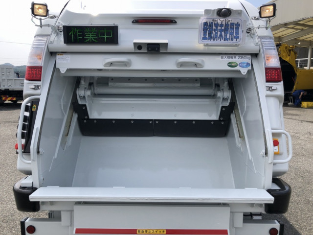 三菱ふそう キャンター 小型 塵芥車（プレス式） 2RG-FEAV0(113638) 12枚目