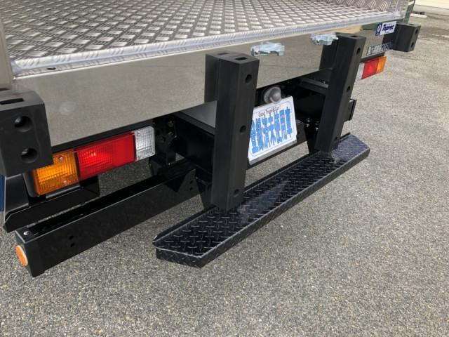 Mitsubishi Fuso canter Small Freezer box_body 2RG-FEAV0(107652) 49枚目
