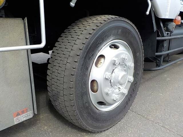 いすゞ ギガ 大型 平ボディ PJ-CYJ51W6(8495) 20枚目