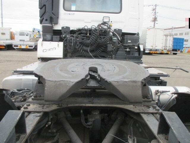 UDトラックス（日産） クオン 大型 トラクタ QKG-GK6XAD(7774) 11枚目