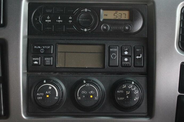 UDトラックス（日産） クオン 大型 冷蔵冷凍バン QPG-CD5ZA(12339) 18枚目