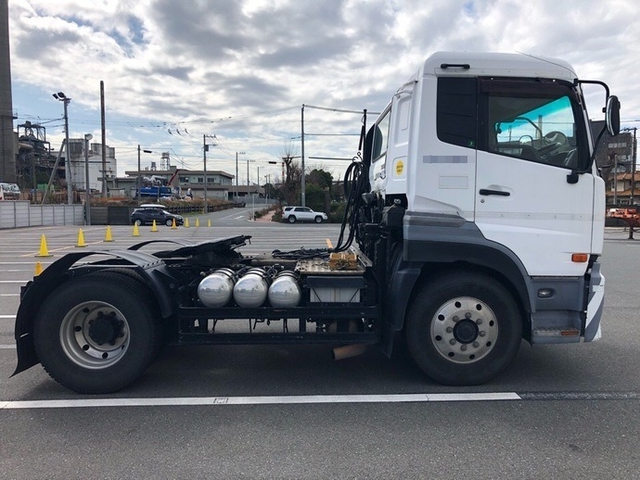 UDトラックス（日産） クオン 大型 トラクタ ADG-GK4XAB(5544) 8枚目