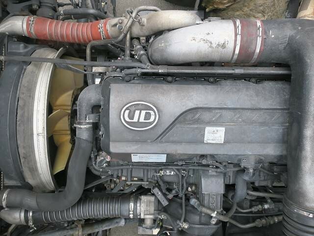 UDトラックス（日産） クオン 大型 ウィング LKG-CG5ZA(27446) 13枚目