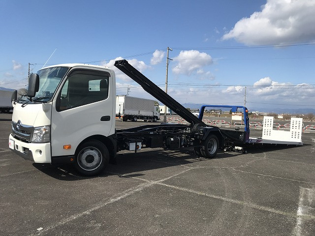日野 デュトロ 小型 キャリアカー 2RG-XZU722M(100770) 1枚目