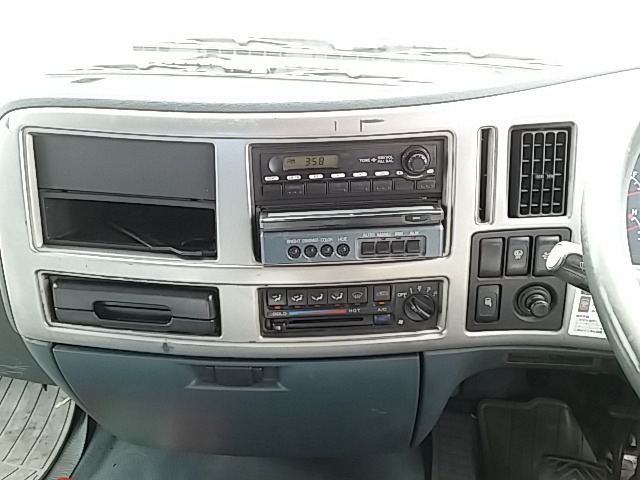 UDトラックス（日産） コンドル 中型 塵芥車（プレス式） BDG-MK36C(8232) 62枚目