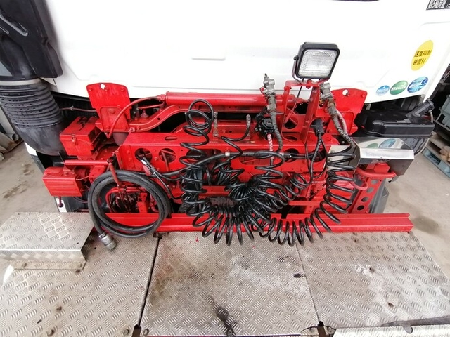 UDトラックス（日産） クオン 大型 トラクタ QKG-GK5XAB(5622) 14枚目
