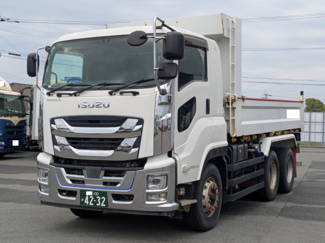いすゞ ギガ 大型 土砂ダンプ 2PG-CXZ77CT(105466) 1枚目