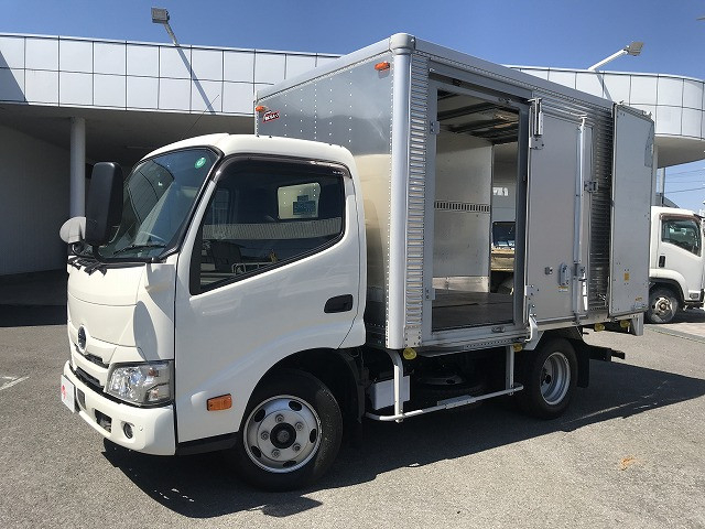 日野 デュトロ 小型 バン 2RG-XZU605M(103756) 9枚目