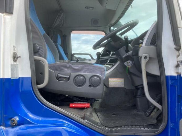 Nissan UD quon Large Tractor AKG-GK4XZB(11875) 9枚目