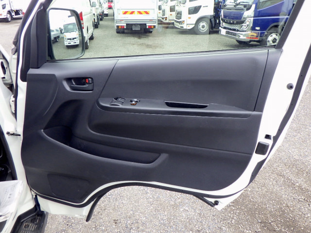 トヨタ レジアスエース 小型 バン CBF-TRH200V(110089) 41枚目