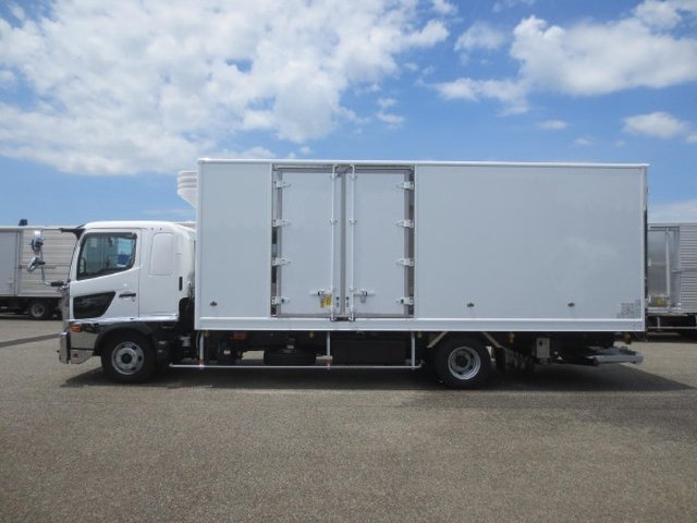 日野 レンジャー 中型 冷蔵冷凍バン 2KG-FD2ABG(107697) 9枚目