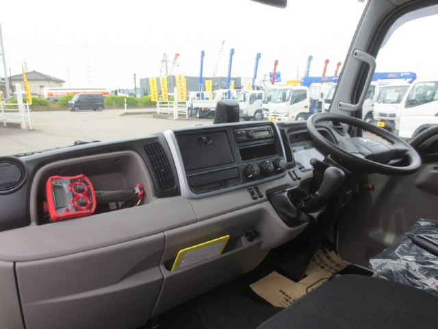 三菱ふそう キャンター 小型 平ボディ（クレーン付） 2PG-FK62F(109792) 15枚目