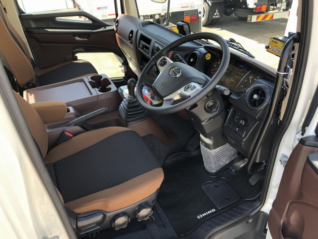 日野 レンジャー 増トン 塵芥車（プレス式） 2KG-GC2ABA(106331) 4枚目