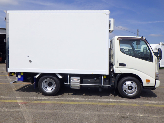 トヨタ ダイナ 小型 冷蔵冷凍バン 2RG-XZC605(112122) 5枚目