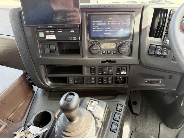 いすゞ ギガ 大型 ウィング 2PG-CYJ77D(114031) 21枚目