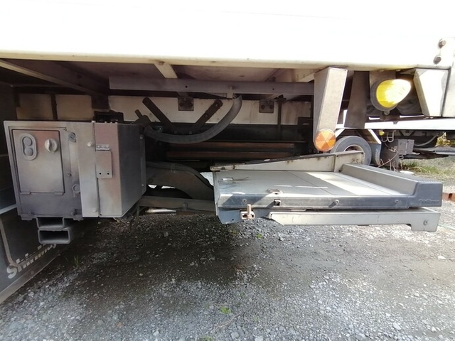 UDトラックス（日産） コンドル 中型 冷蔵冷凍バン PB-MK36B(5670) 43枚目
