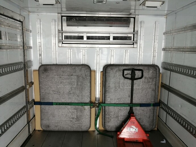 UDトラックス（日産） コンドル 中型 冷蔵冷凍バン PB-MK36A(5519) 32枚目