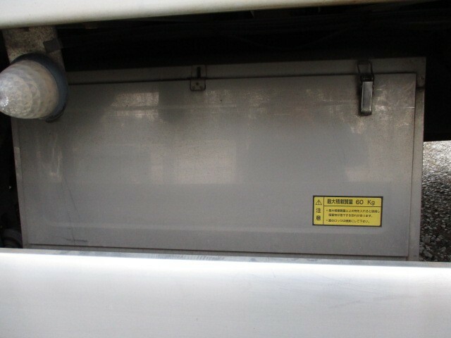 UDトラックス（日産） クオン 大型 ウィング PKG-CD4ZA(8857) 17枚目