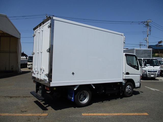 三菱ふそう キャンター 小型 冷蔵冷凍バン TKG-FBA50(10535) 3枚目