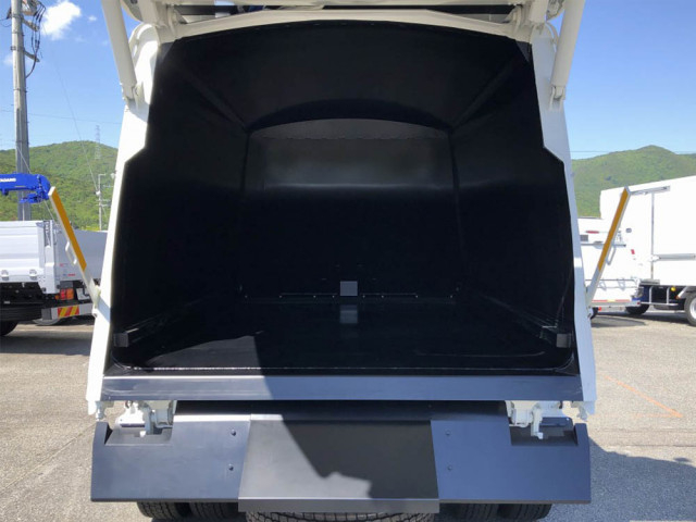 日野 レンジャー 増トン 塵芥車（プレス式） 2KG-GC2ABA(106331) 8枚目