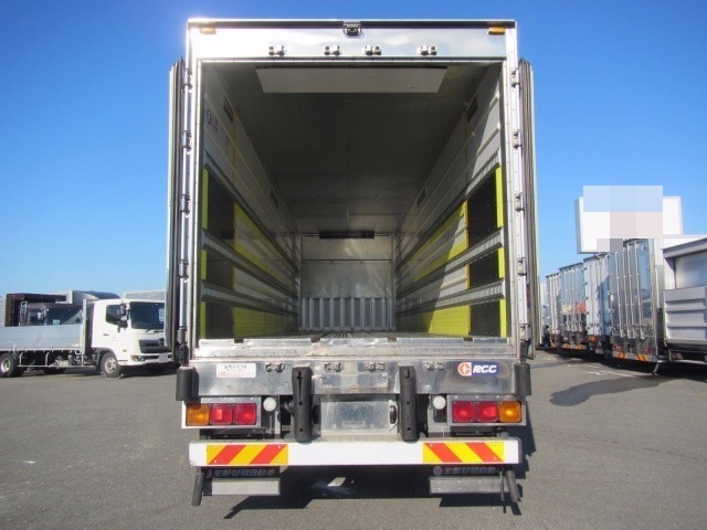 UDトラックス（日産） クオン 大型 冷蔵冷凍バン QKG-CD5ZA(4832) 6枚目