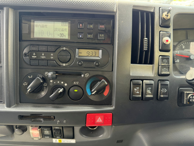いすゞ エルフ 小型 冷蔵冷凍バン 2RG-NPR88YN(110068) 16枚目
