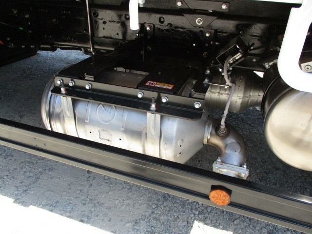 三菱ふそう ファイター 中型 平ボディ（クレーン付） 2KG-606151(6749) 30枚目